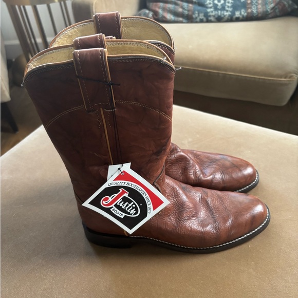 Justin Ropers - Picture 2 of 3